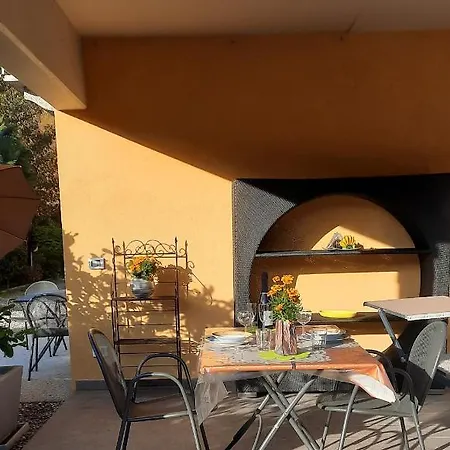 Gallo Mit Ueberdachter Terrasse Parkplatz 100 Mtr Z Appartement Cannobio