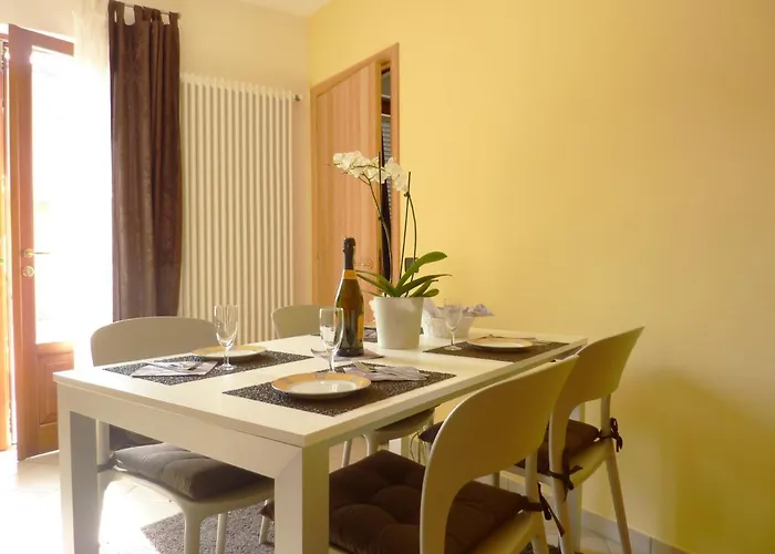 Appartement Gallo Mit Ueberdachter Terrasse Parkplatz 100 Mtr Z Cannobio