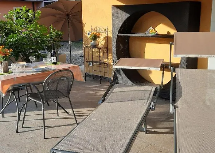 Gallo Mit Ueberdachter Terrasse Parkplatz 100 Mtr Z * Cannobio